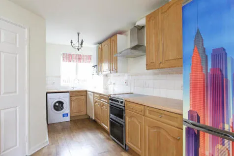 4 bedroom Semi Detached for sale, photo 9