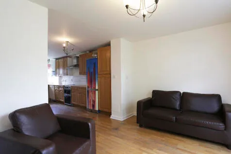 4 bedroom Semi Detached for sale, photo 8