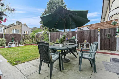 4 bedroom Semi Detached for sale, photo 5