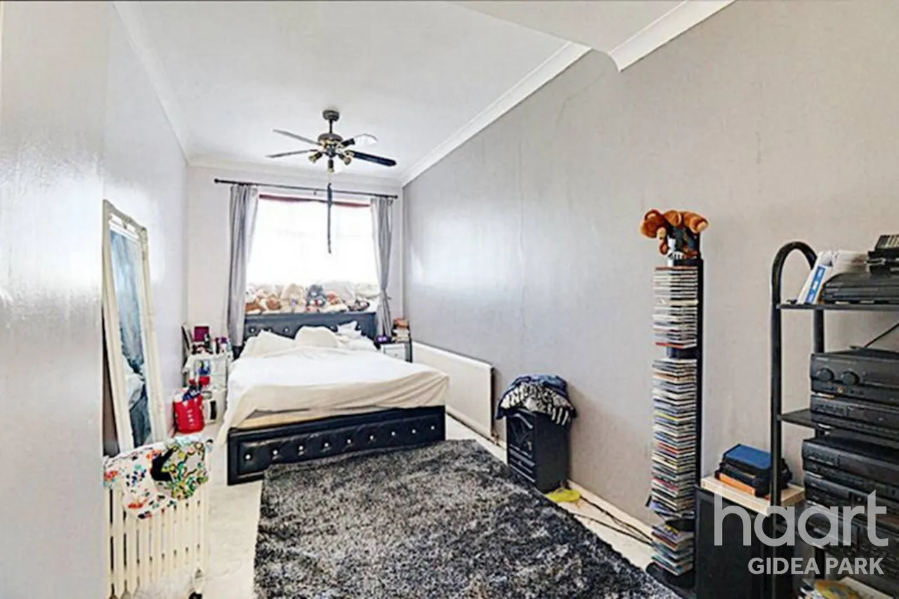 Heath Park Road, Romford, RM2, photo 8