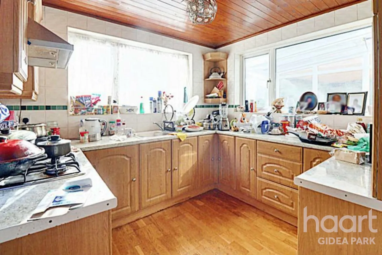 Heath Park Road, Romford, RM2, photo 3