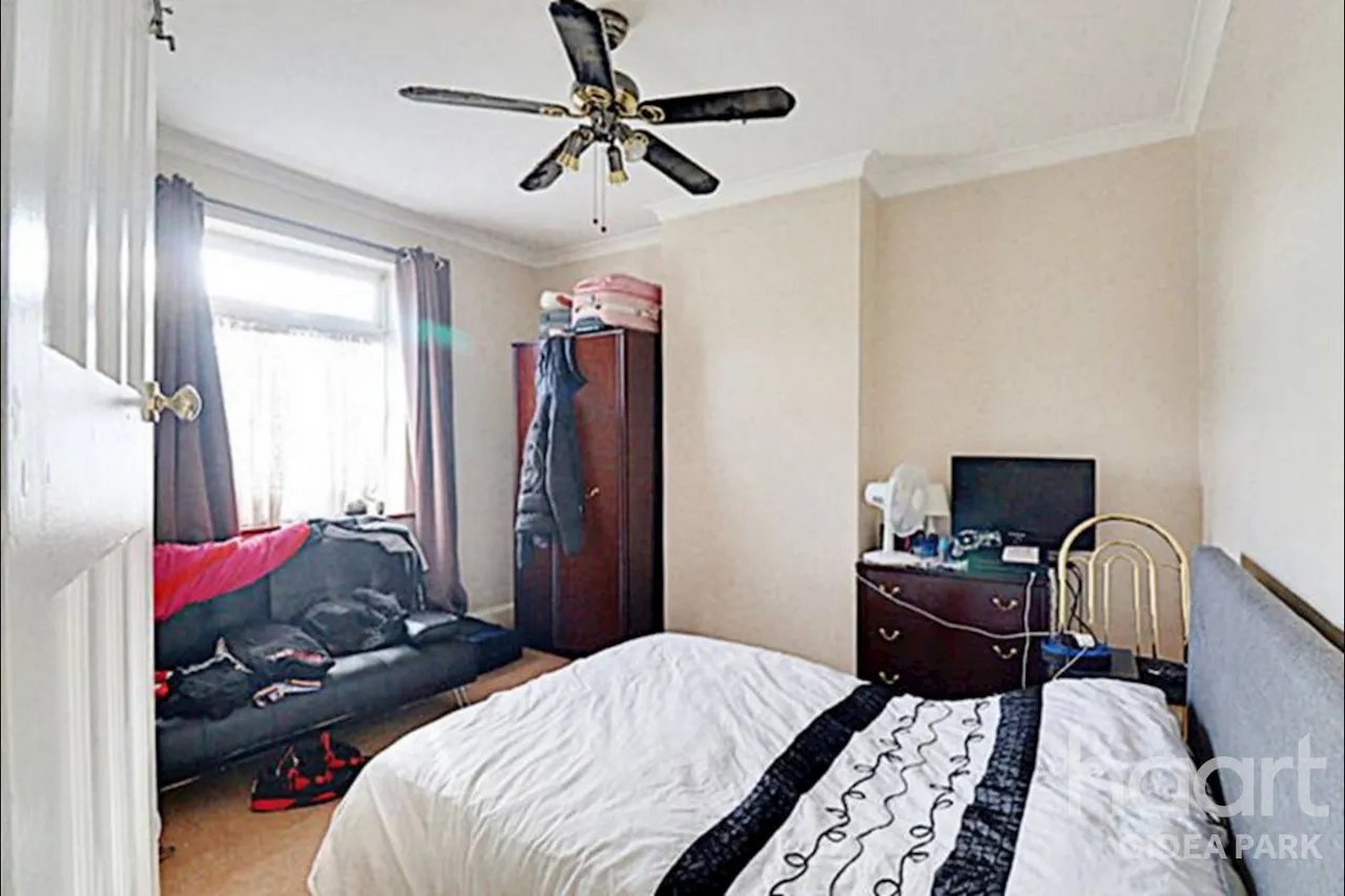 Heath Park Road, Romford, RM2, photo 10