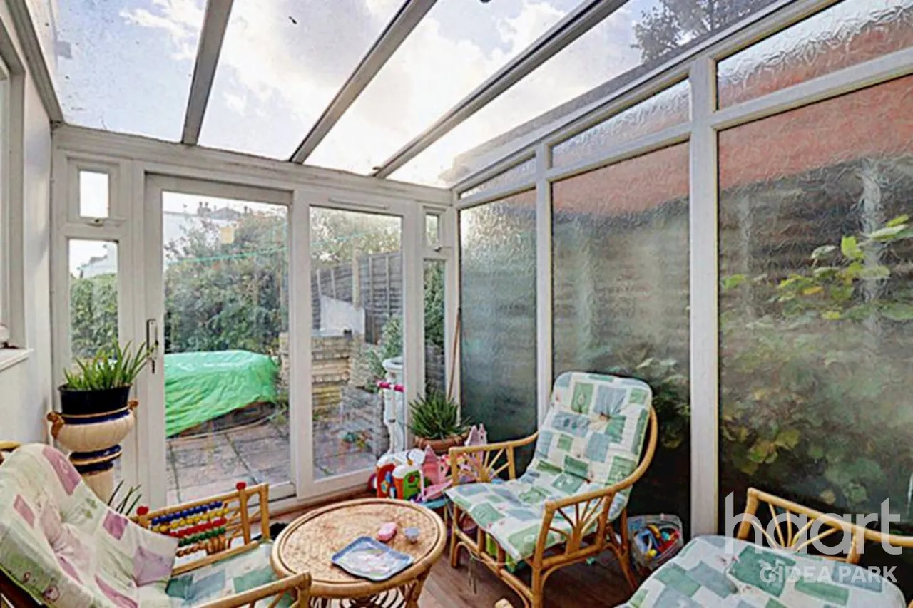 Heath Park Road, Romford, RM2, photo 6