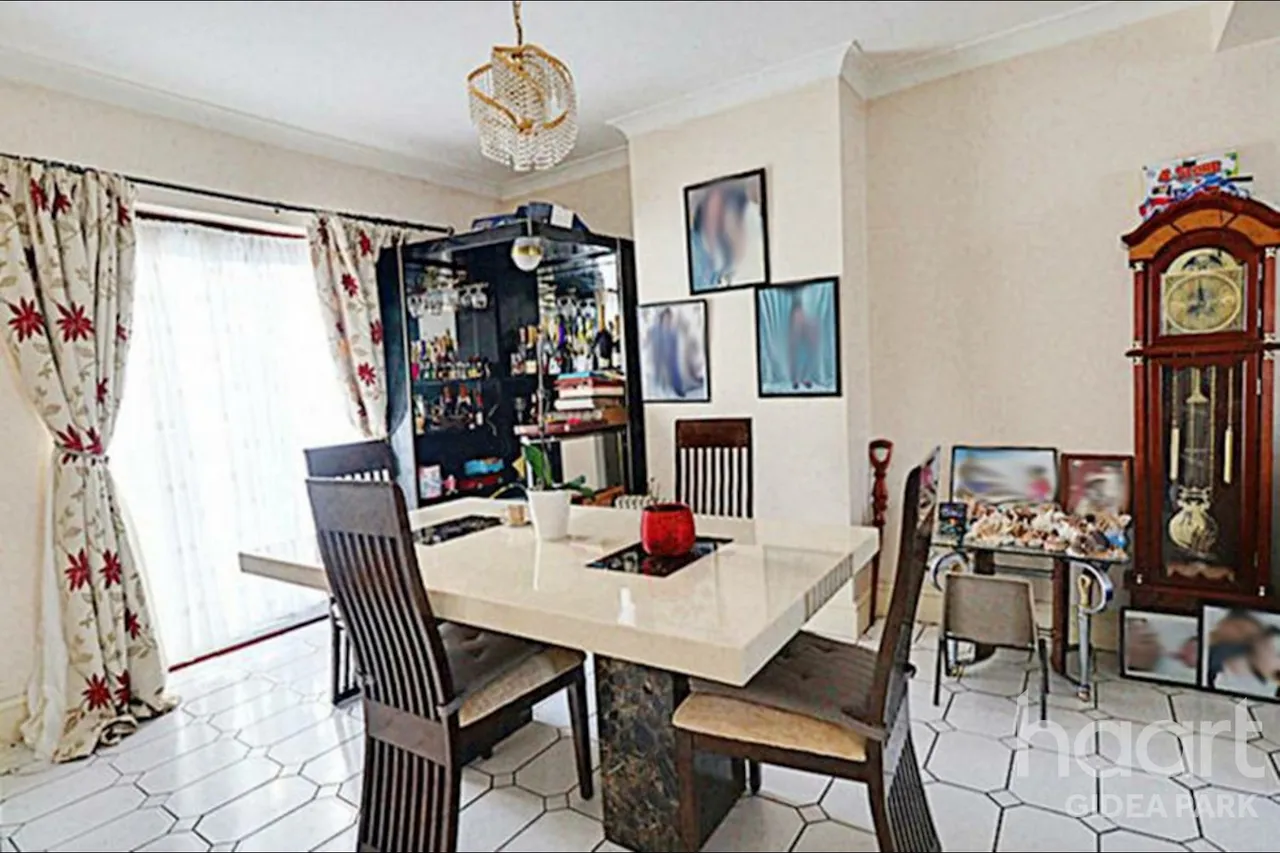 Heath Park Road, Romford, RM2, photo 4