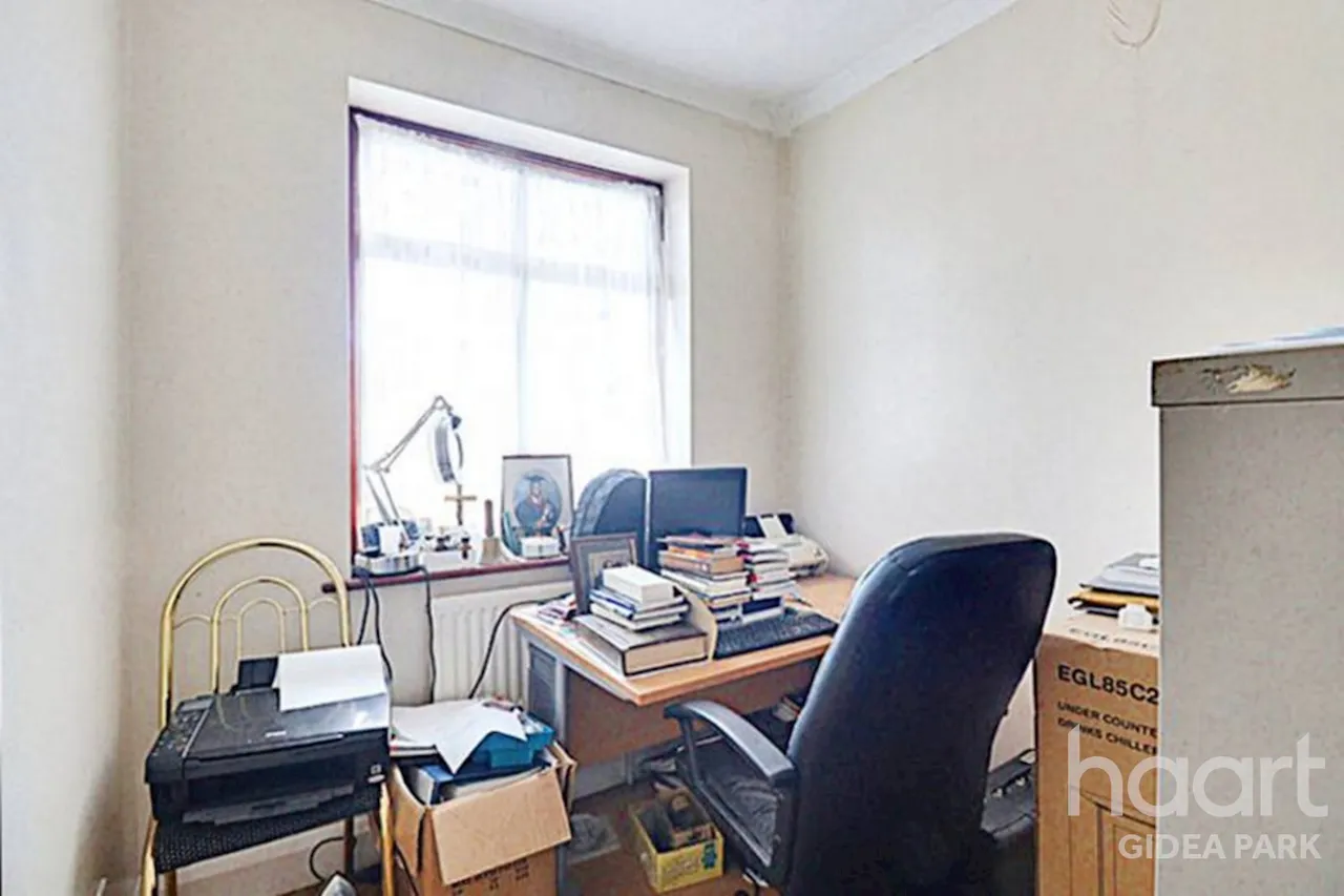 Heath Park Road, Romford, RM2, photo 7