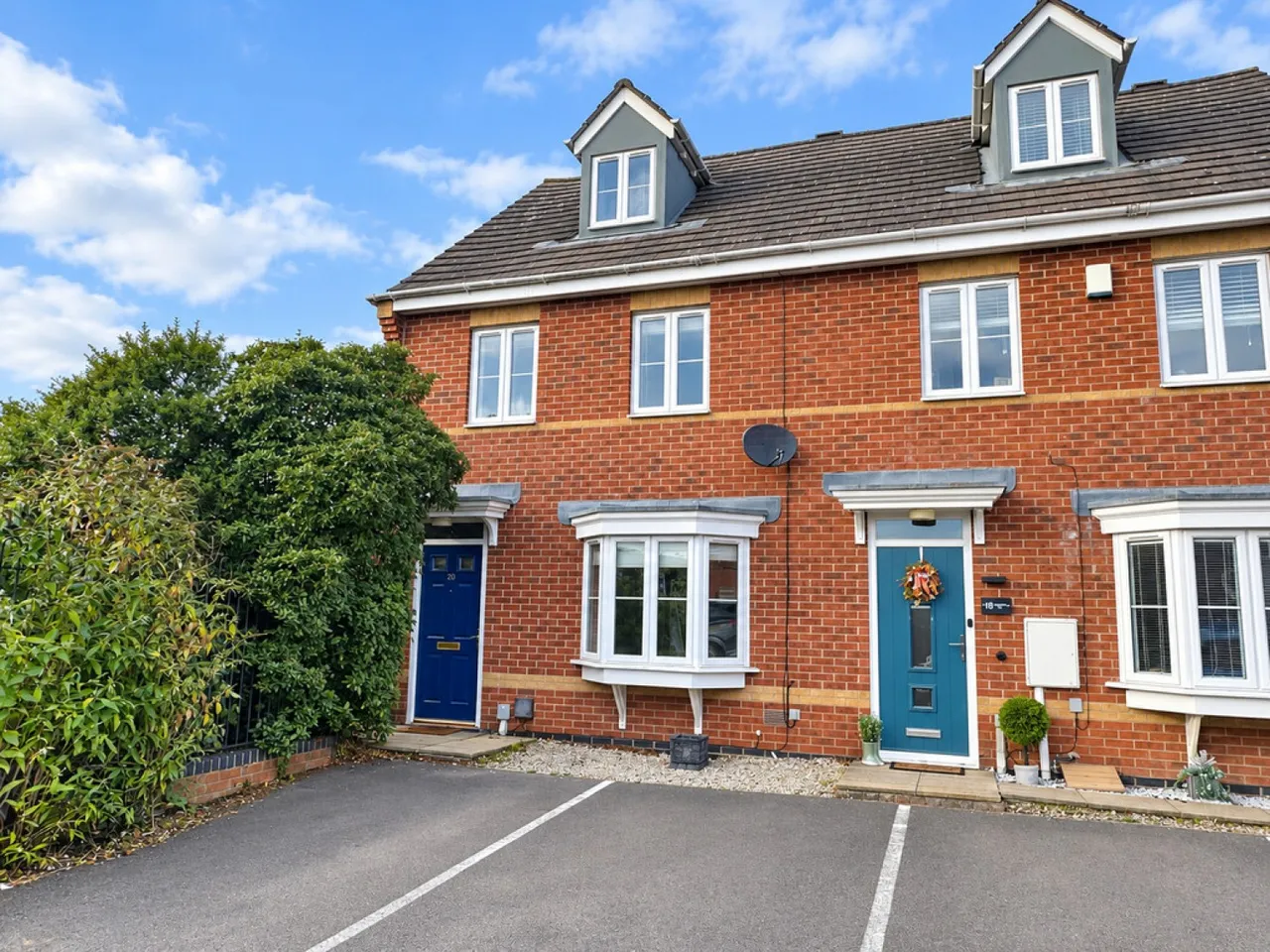 3 bed house for sale — Queen Victoria Drive, Swadlincote