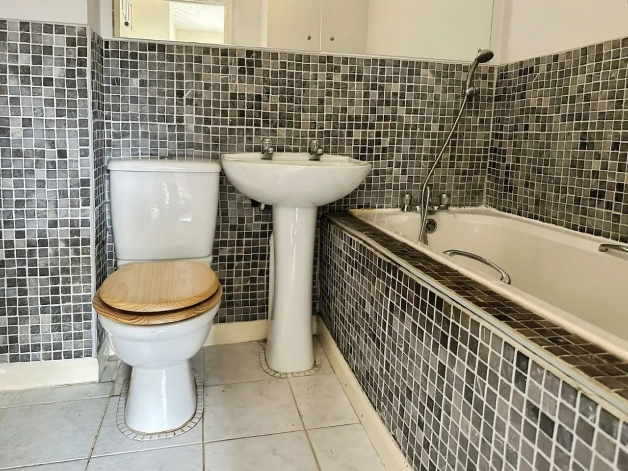 Queen Victoria Drive, Swadlincote, photo 12