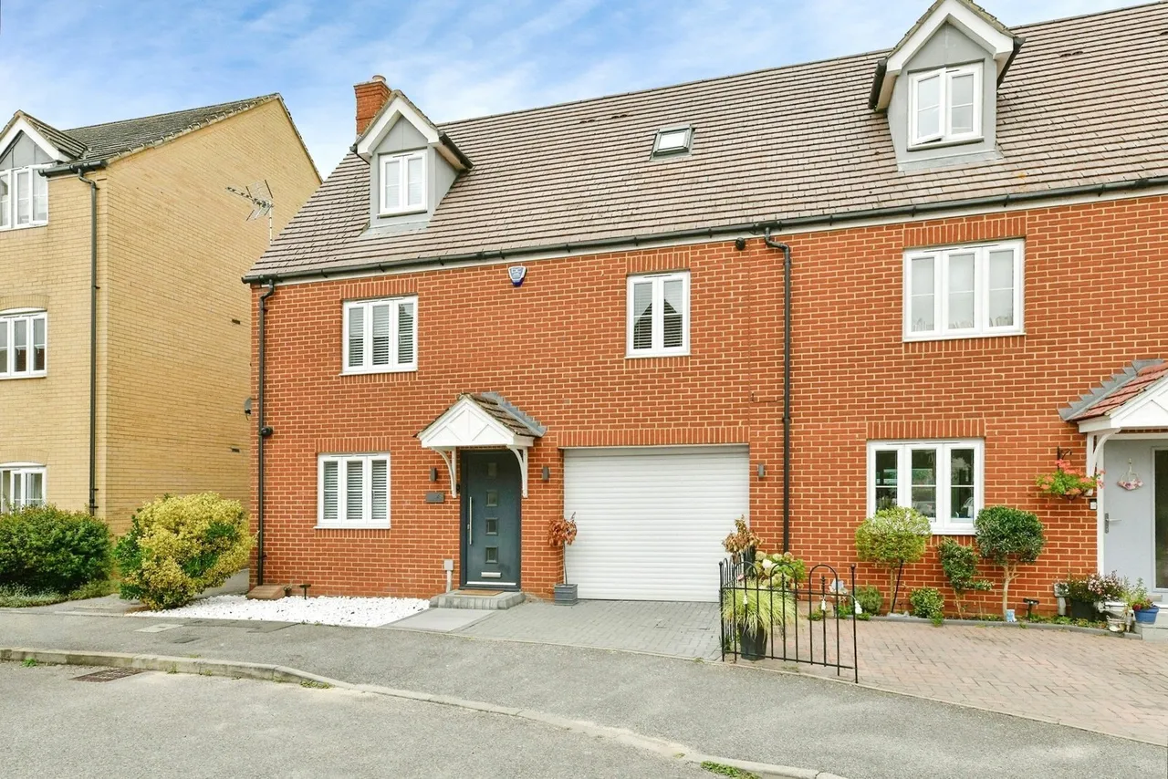 4 bed house for sale, Snowdonia Way, Stevenage, SG1