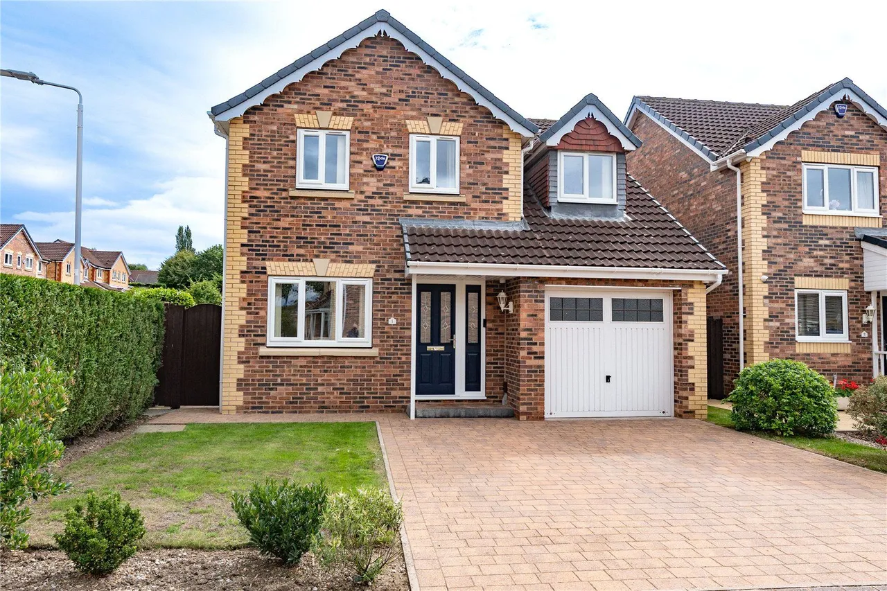Skye View, Rothwell, LS26, photo 10