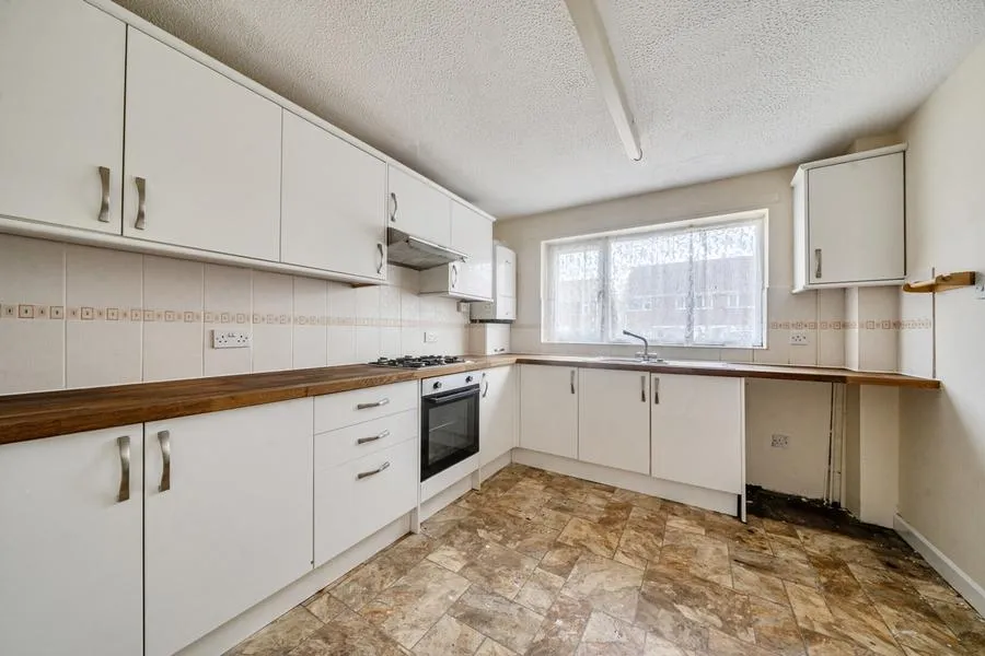 Wellington Close, Newbury, RG14, photo 2