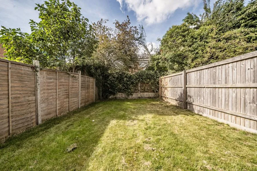 Wellington Close, Newbury, RG14, photo 16