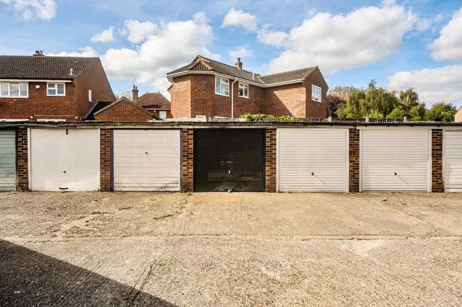 Wellington Close, Newbury, RG14, photo 19