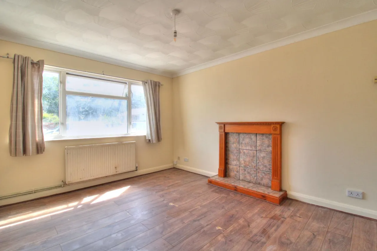 Lower Crescent, Stanford-le-hope, SS17, photo 2