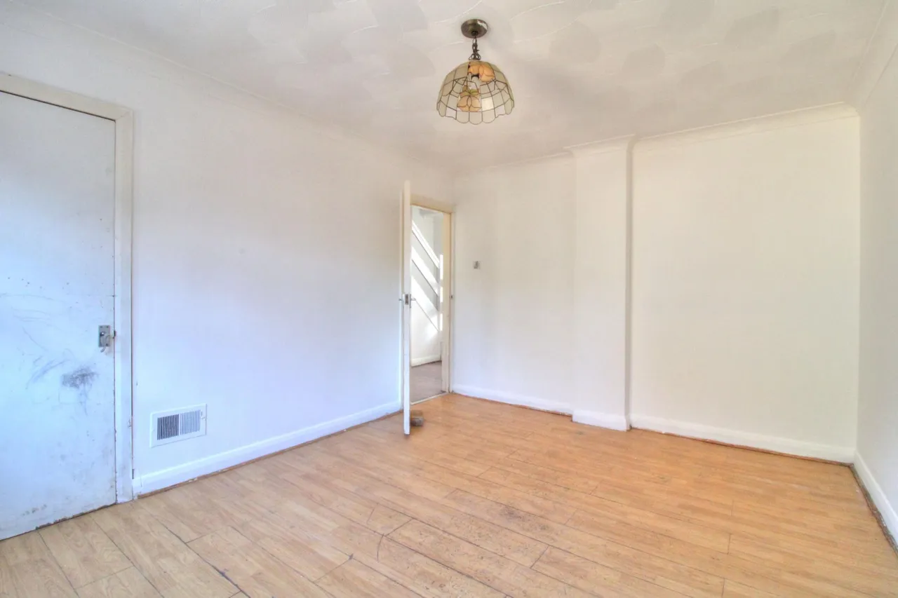 Lower Crescent, Stanford-le-hope, SS17, photo 4