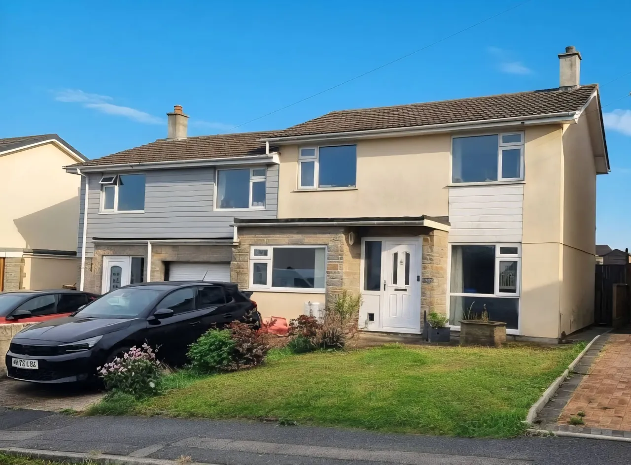 3 bed house for sale, Pendrea Park, North Roskear
