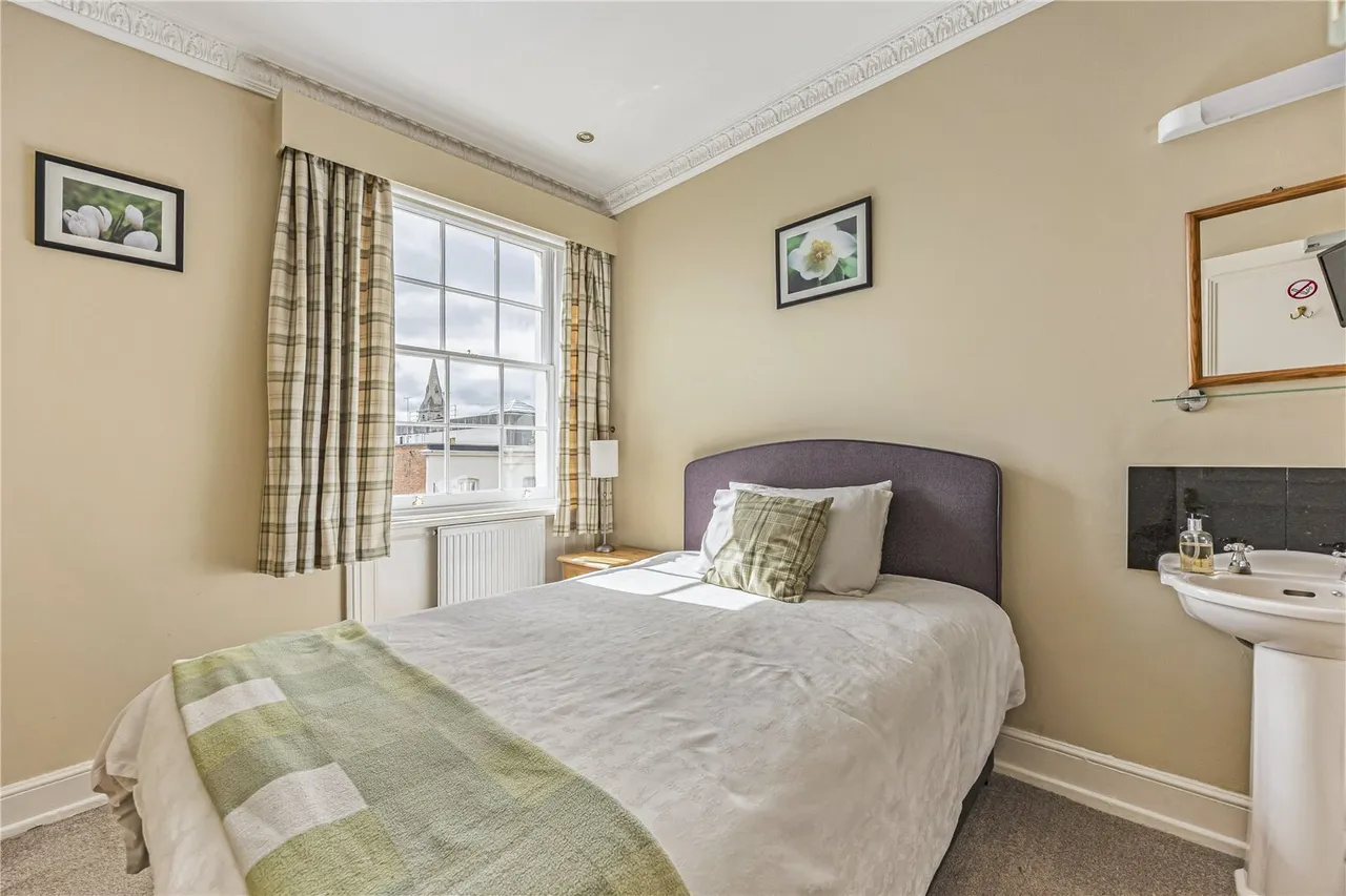 Bath Road, Cheltenham, GL53, photo 23