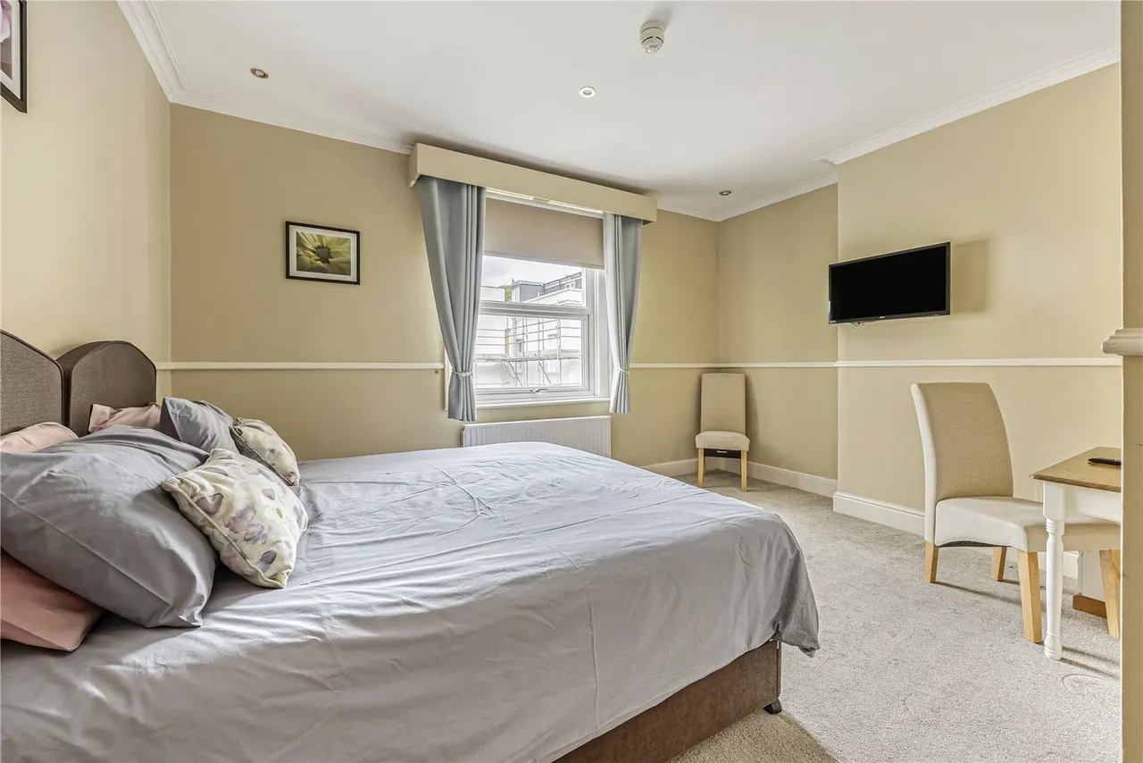 Bath Road, Cheltenham, GL53, photo 18
