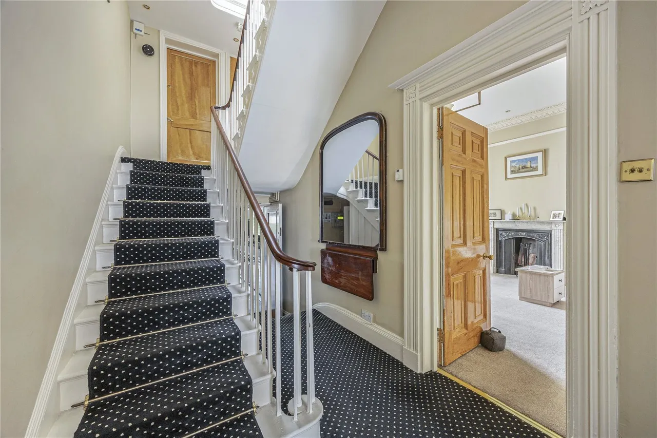 Bath Road, Cheltenham, GL53, photo 6