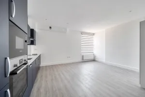 flat to rent — Shoot Up Hill London NW2