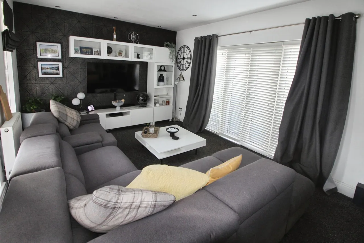 The Spinney, Grimsby, DN34, photo 3