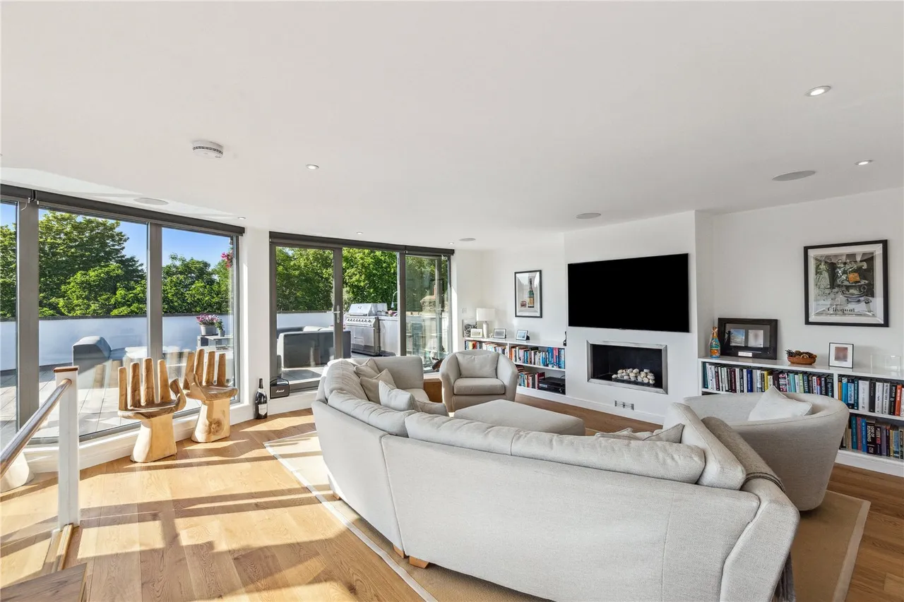Trinity Road, London, SW17, photo 6
