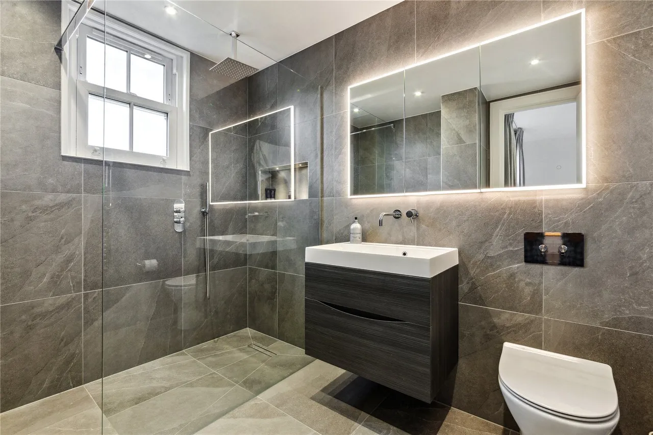 Trinity Road, London, SW17, photo 8