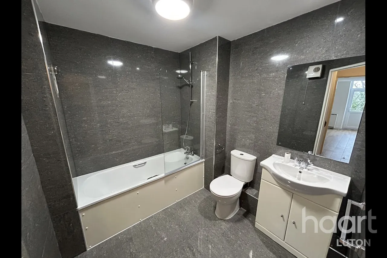 Inkerman Street, LU1, photo 4
