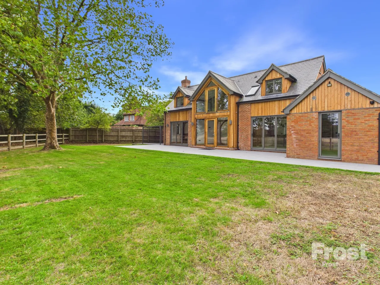 4 bed east burnham lane, farnham royal, slough,sl2 to rent, Farnham Royal, Slough