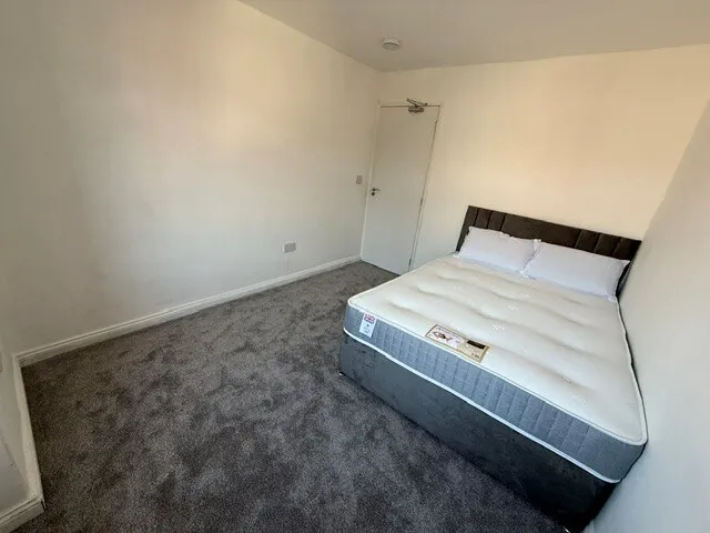 Walthall Street, CW2, photo 2