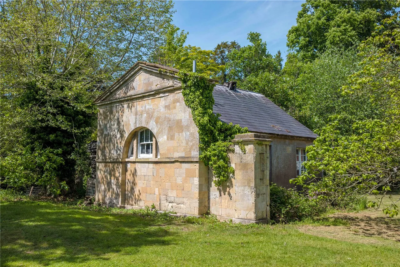 Nuneham Courtenay, OX44, photo 5