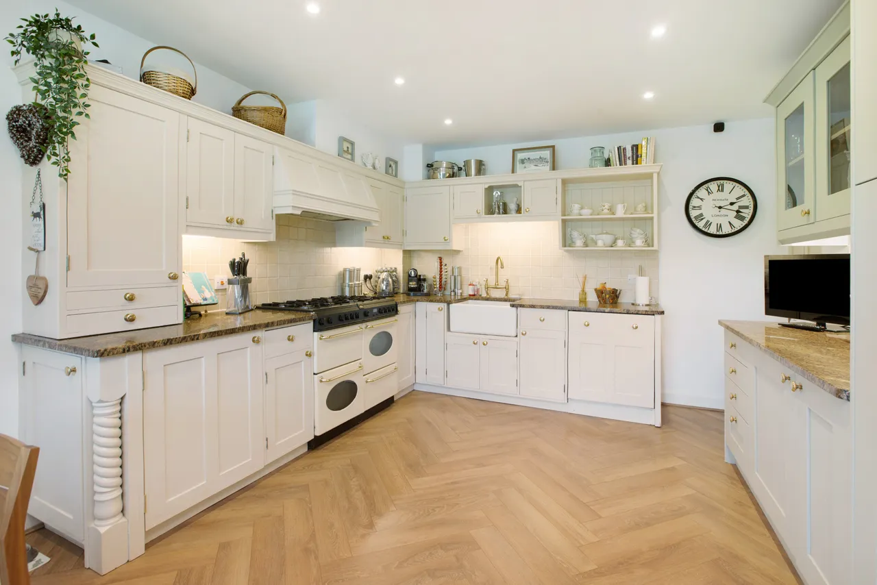 Five-Bedroom Character Residence in Exclusive Gated Development, EX7, photo 2