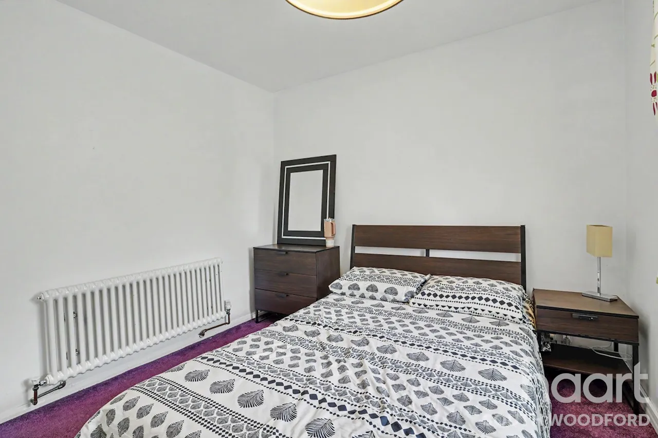 Althorne Gardens, London, E18, photo 13