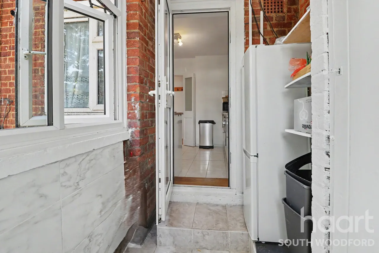 Althorne Gardens, London, E18, photo 11