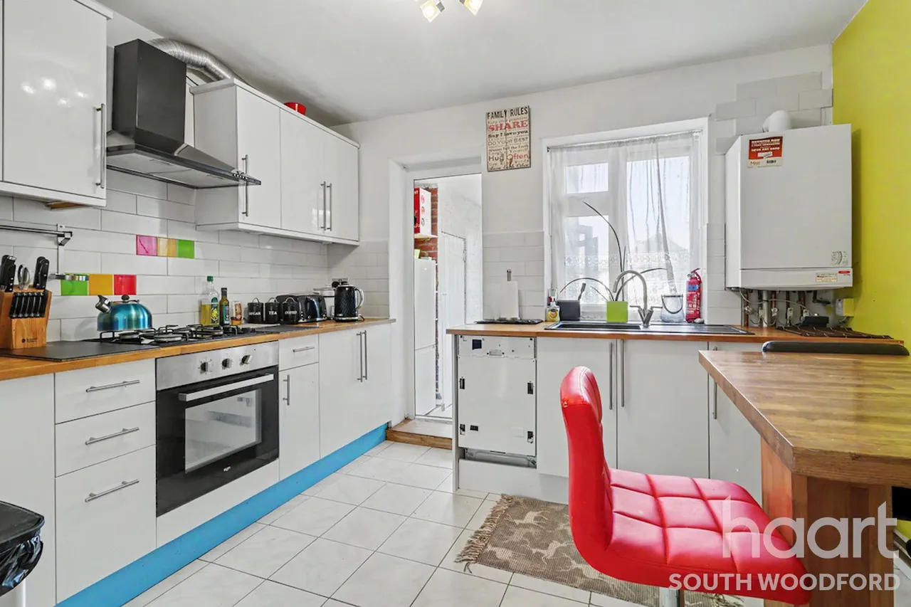 Althorne Gardens, London, E18, photo 3