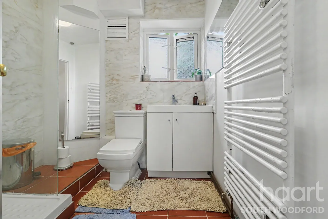 Althorne Gardens, London, E18, photo 6