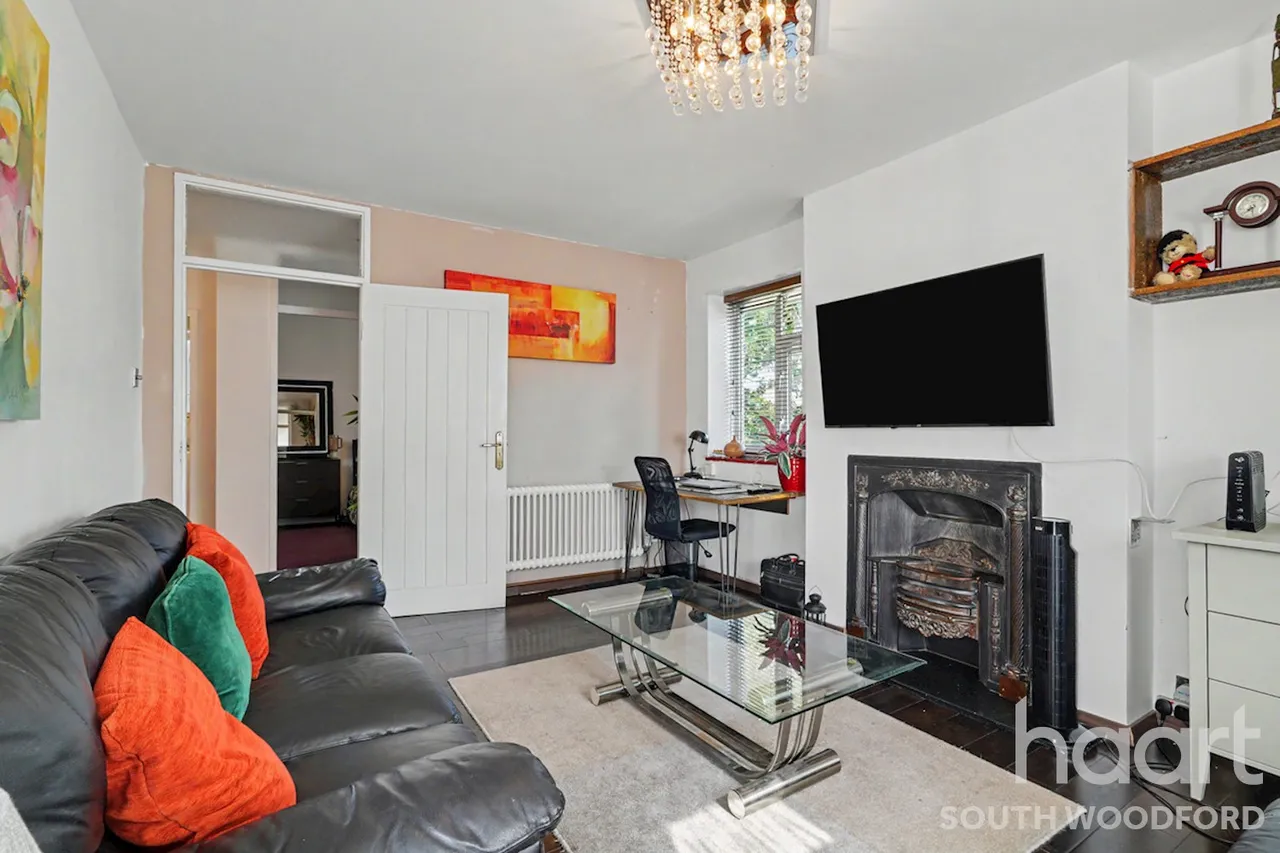 Althorne Gardens, London, E18, photo 8