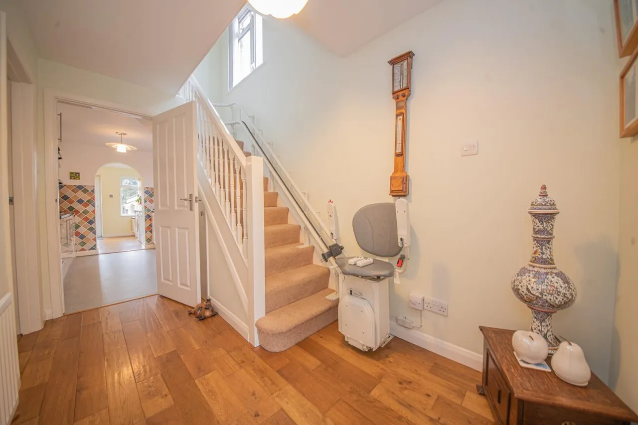 Summerlands Road, Fair Oak, Eastleigh, SO50 7AU, photo 2