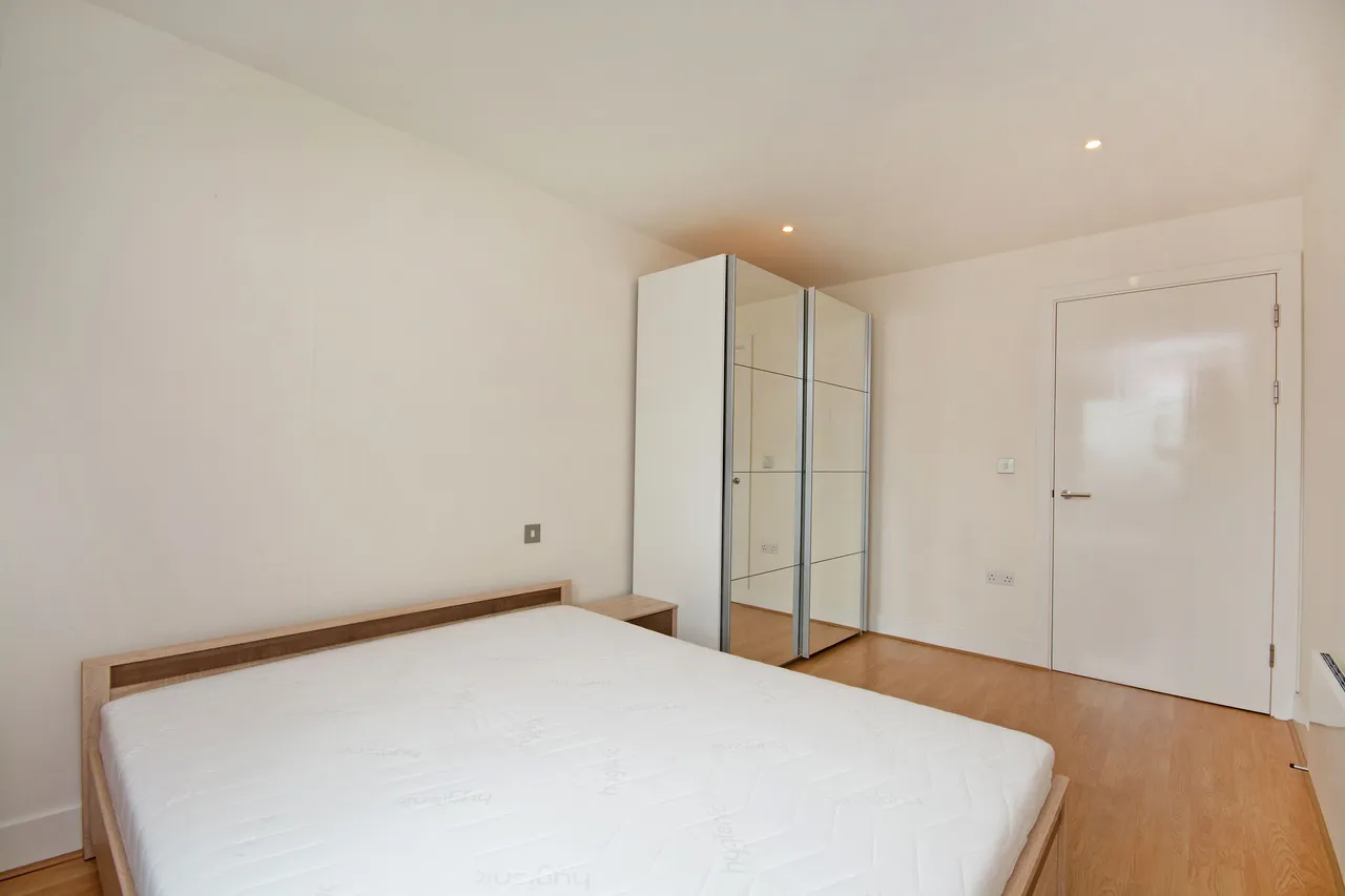 214 Empire Square West, London, photo 9