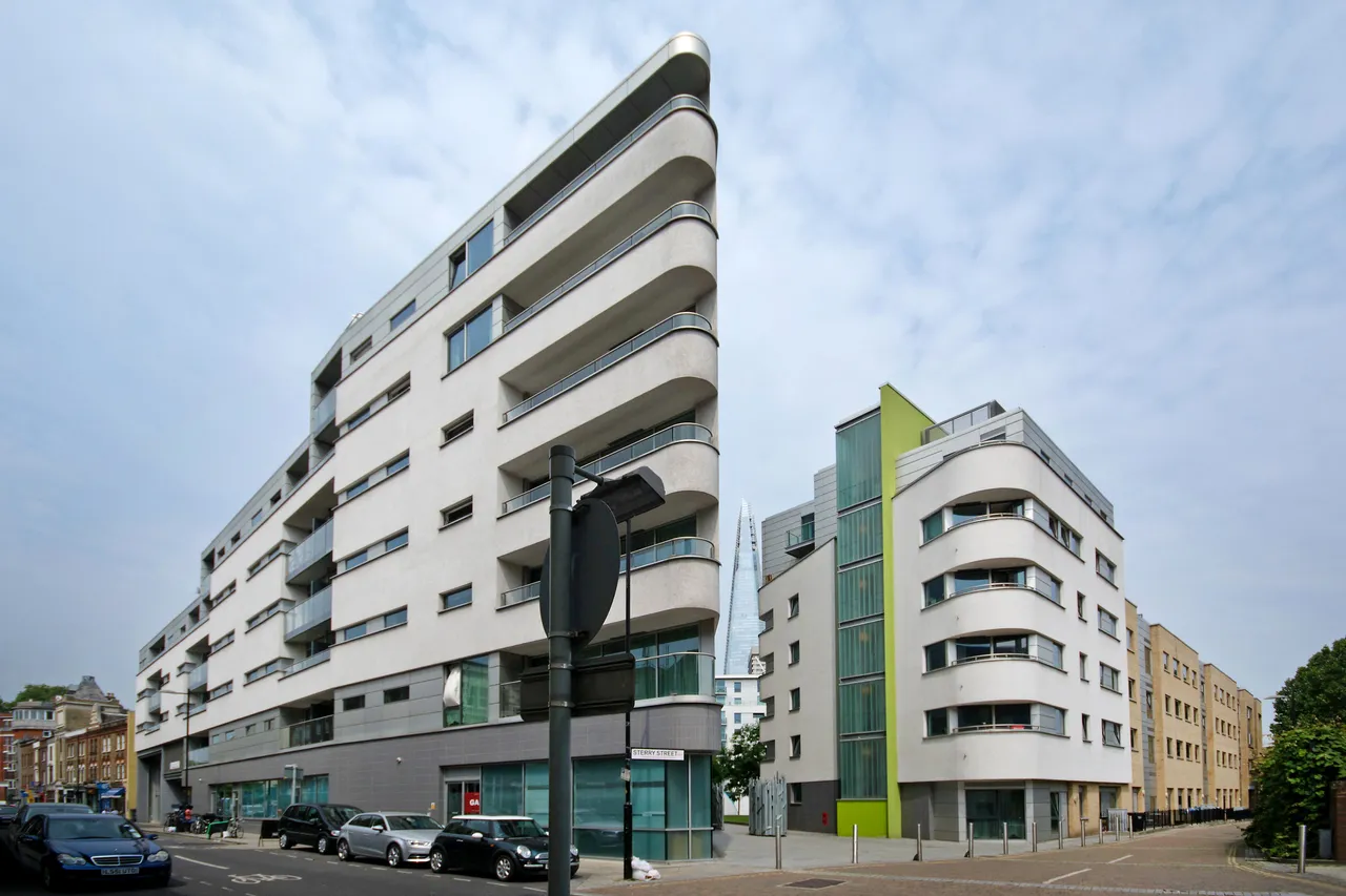 1 bed flat to rent — 214 Empire Square West, London
