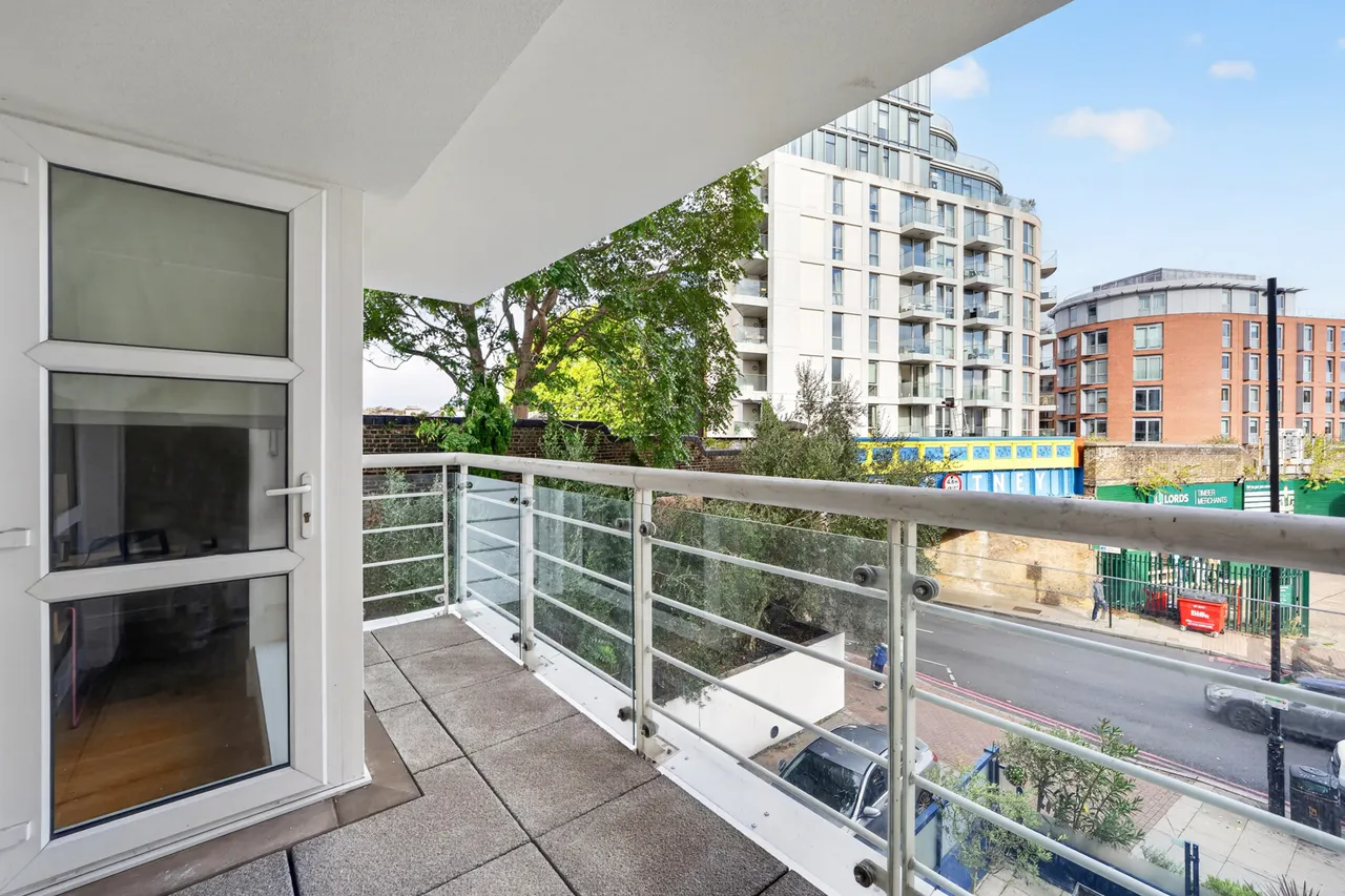 Upper Richmond Road, London, SW15, photo 6