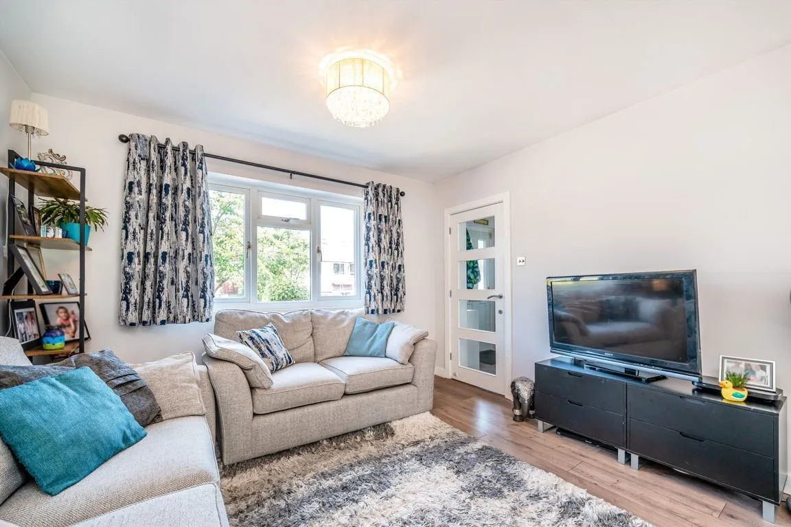 Fulwell Park Avenue, TW2, photo 5