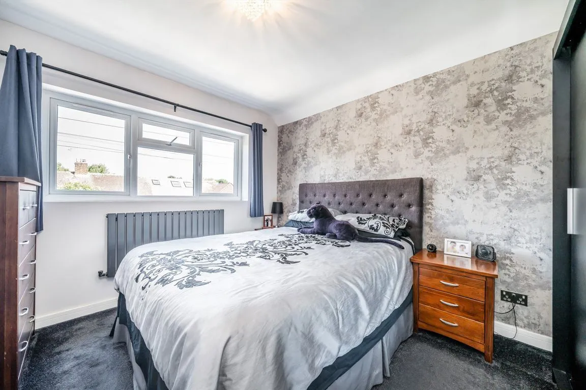 Fulwell Park Avenue, TW2, photo 8