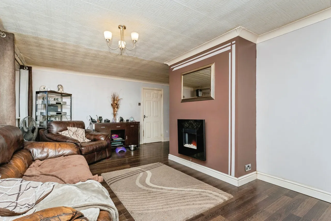 Llys, Denbigh, LL16, photo 8