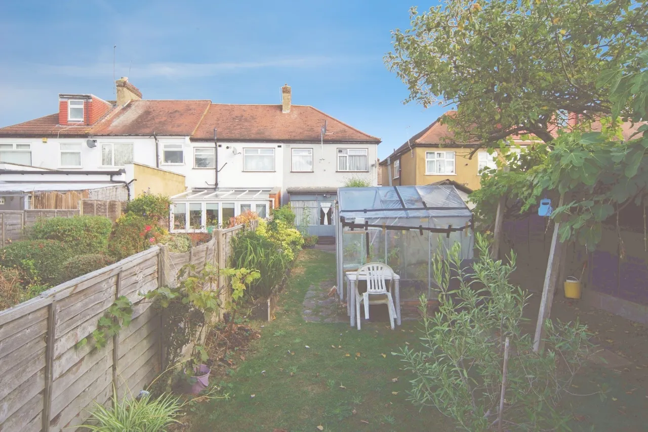 Devonia Gardens, London, N18, photo 23