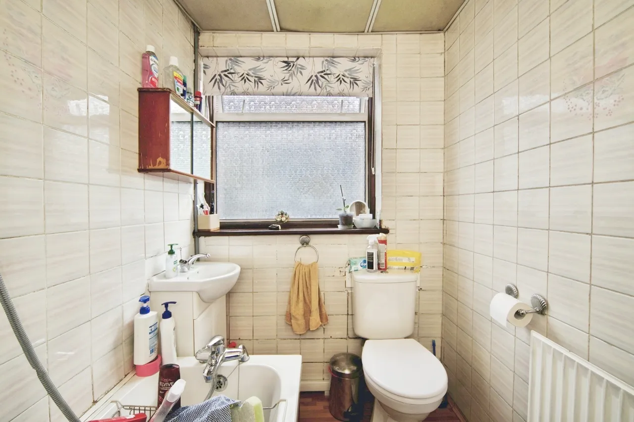Devonia Gardens, London, N18, photo 34