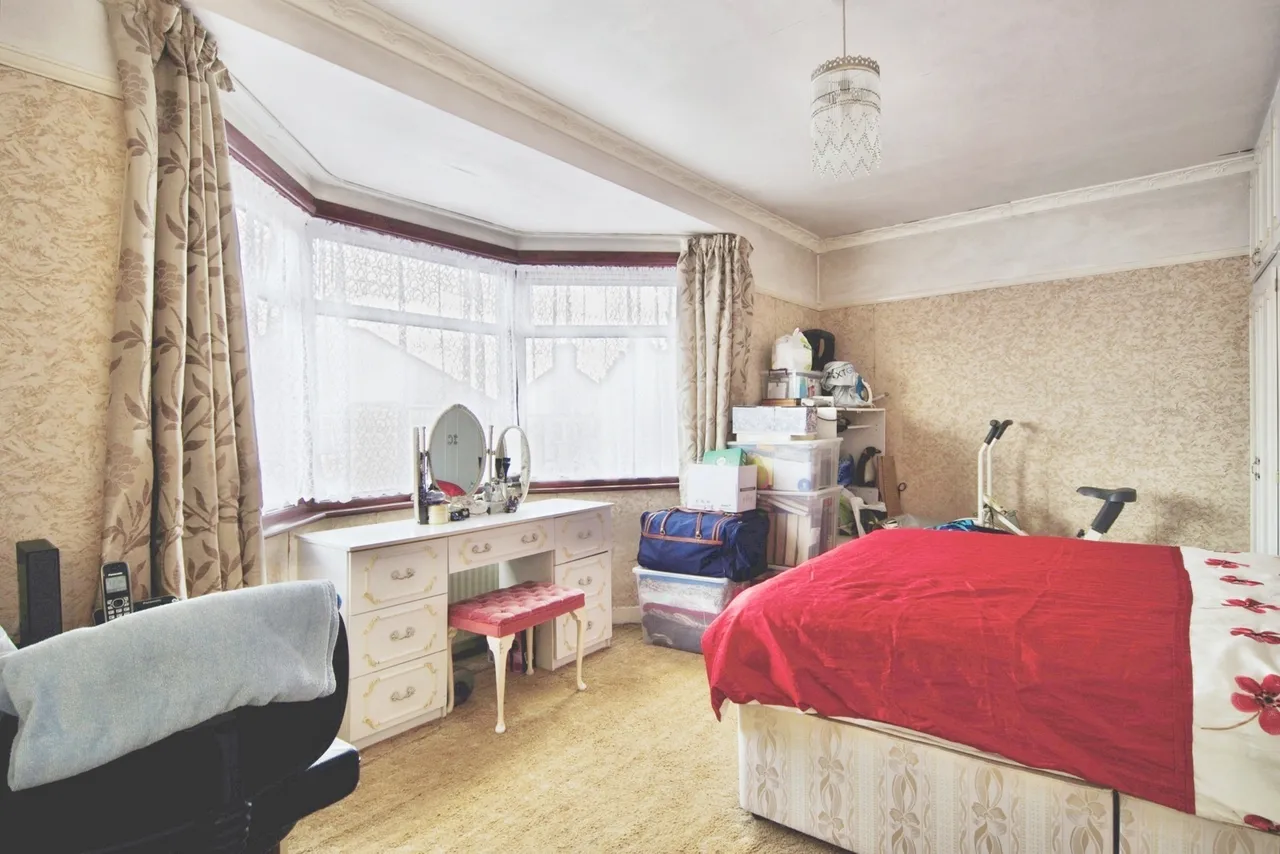 Devonia Gardens, London, N18, photo 13