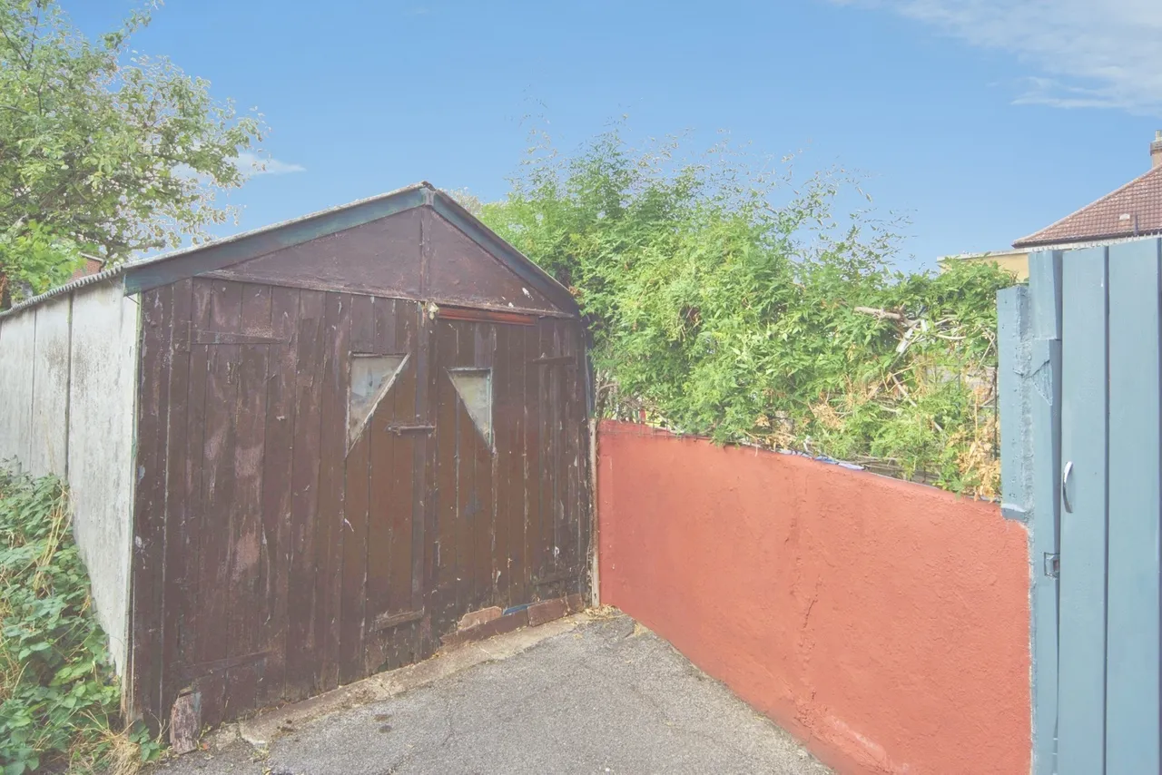 Devonia Gardens, London, N18, photo 17