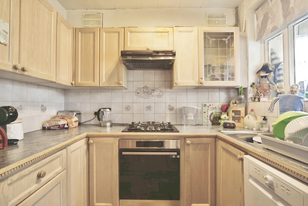 Devonia Gardens, London, N18, photo 8