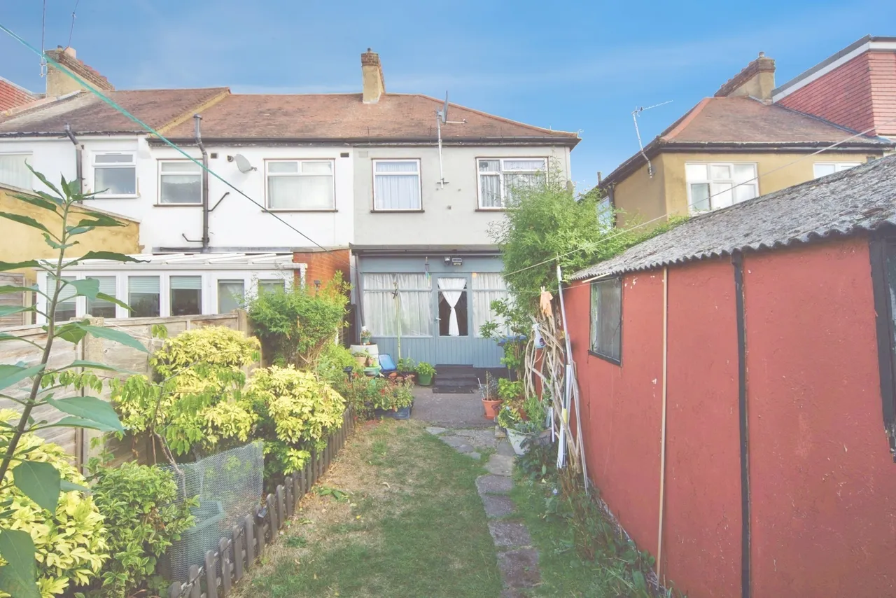 Devonia Gardens, London, N18, photo 25