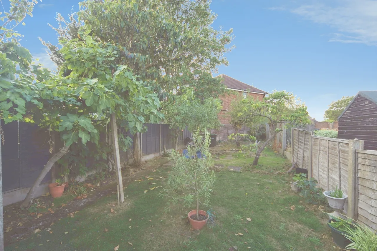 Devonia Gardens, London, N18, photo 22